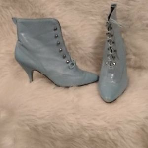 Boots/JAZZ sz 6 heel  3"  lt blue